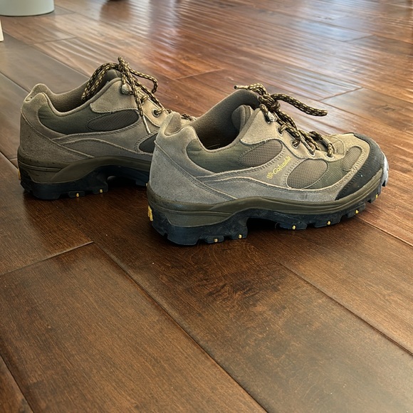 Columbia hiking shoes - Picture 4 of 6